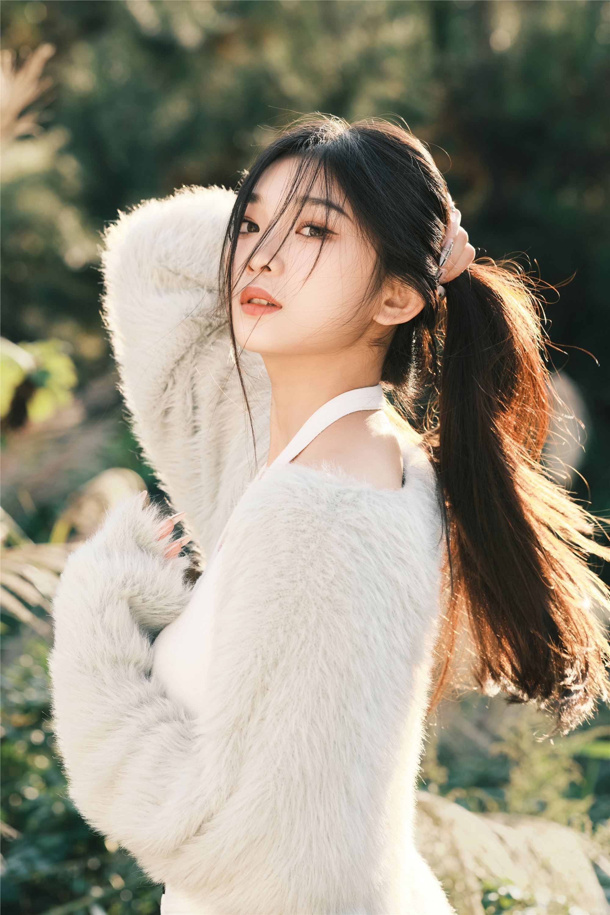 YITUYU艺图语 2025.01.03 湖边 一只狸猫